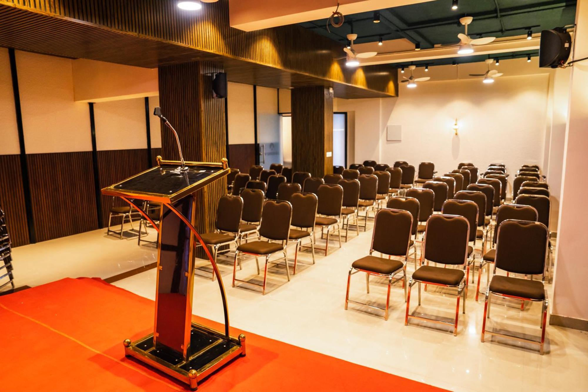 Palcastle Regency Hotel Palakkad Exterior photo